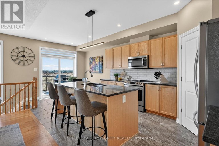 29648625/724-parade-drive/stittsville-south/ottawa/ontario/K2S0Z4_15