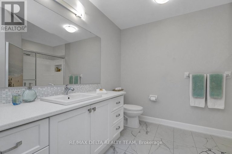 29474094/715-azure-street/village-of-russell/russell/ontario/K4R0E5_24