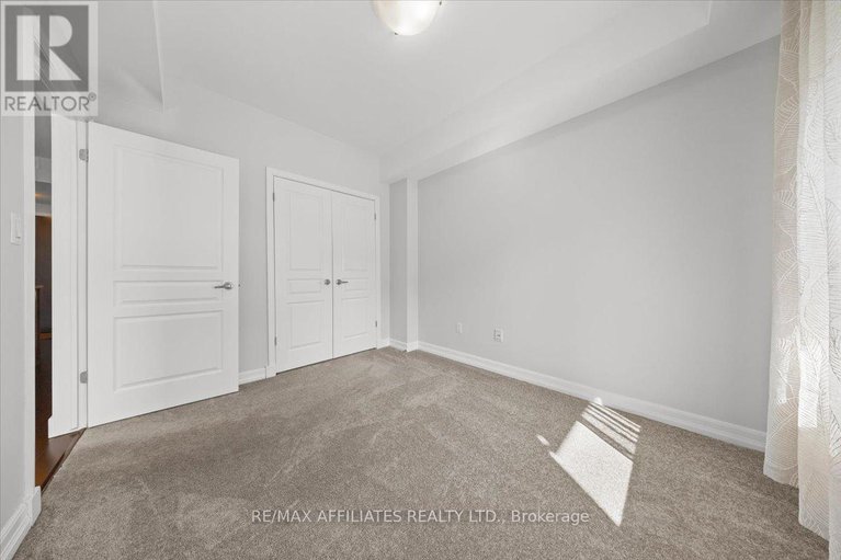 28450553/303-238-besserer-street/sandy-hill/ottawa/ontario/K1N6B1_23