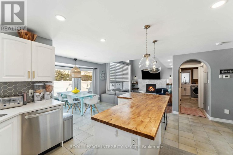 28601009/4-bracewood-way/stonebridge/ottawa/ontario/K2J4Y3_20