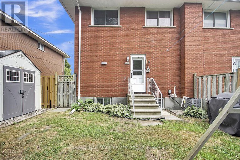 28792256/904-pinewood-crescent/queensway-terrace-north/ottawa/ontario/K2B5Y4_32