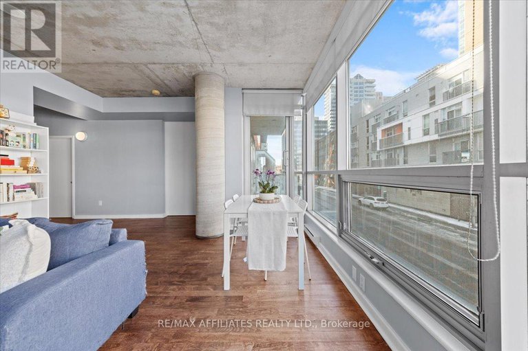 28155411/201-180-york-street/lower-townbyward-market/ottawa/ontario/K1N1J6_15
