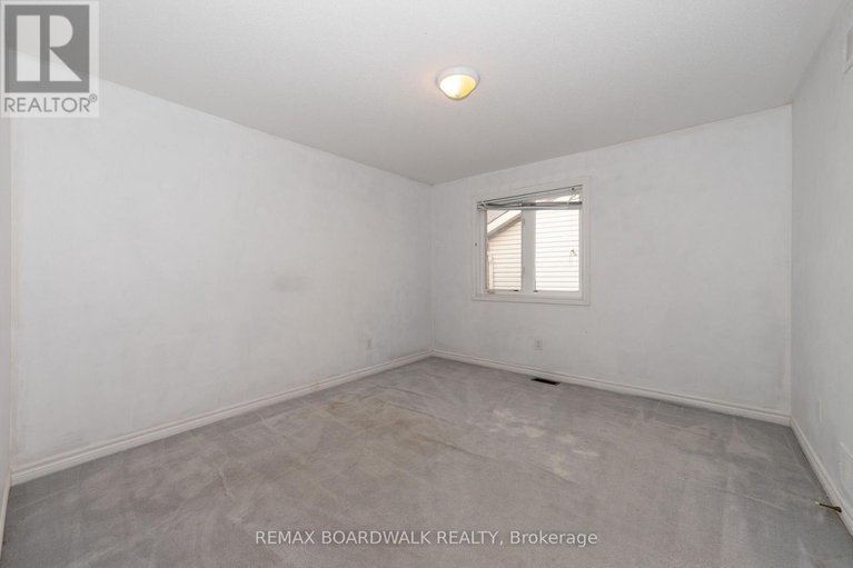 29202153/5090-north-bluff-drive/riverside-southgloucester-glen/ottawa/ontario/K1V2K2_25