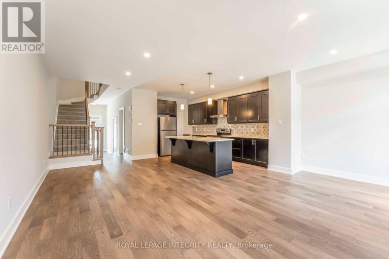 28638636/1182-cope-drive/stittsville-south/ottawa/ontario/K2S3C4_13