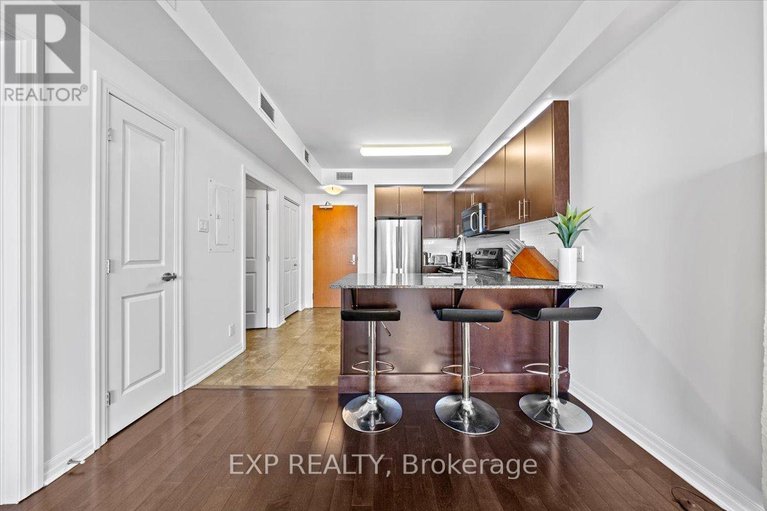 28749894/2505-242-rideau-street/sandy-hill/ottawa/ontario/K1N0B7_5