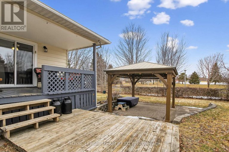 29556063/44-ballantrae-way/glencairnhazeldean/ottawa/ontario/K2L1N5_29