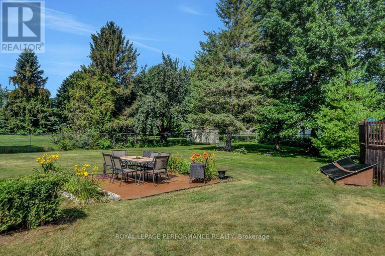 28805867/124-des-pins-street/village-of-russell/russell/ontario/K4R1C5_40