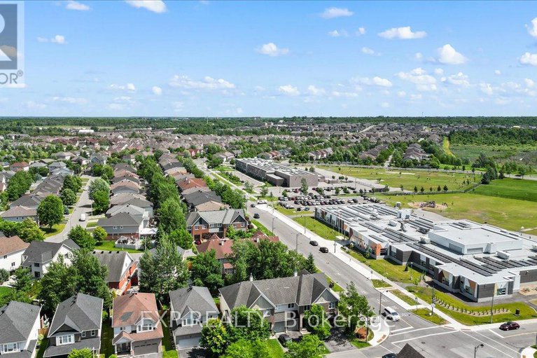 29069175/264-bradwell-way/blossom-parkkemp-parkfindlay-creek/ottawa/ontario/K1T4J2_43