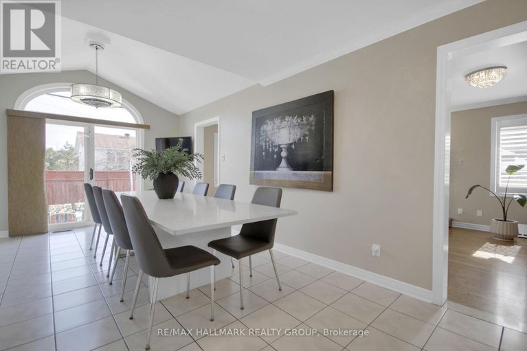28623040/1498-kingsdale-avenue/blossom-parkkemp-parkfindlay-creek/ottawa/ontario/K1T1H2_4