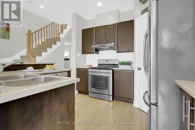 28564570/239-waymark-crescent/bridlewood/ottawa/ontario/K2M0A6_19
