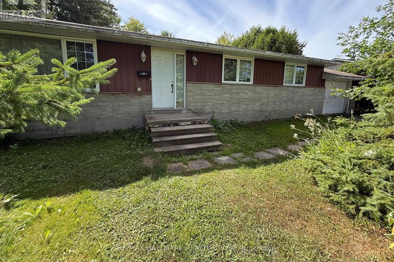 28853332/2516-page-road/orleans-village/ottawa/ontario/K1W1E2_1