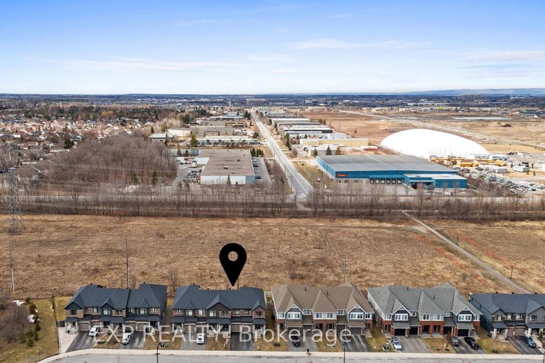 28297698/653-putney-crescent/stittsville-south/ottawa/ontario/K2S2N7_42