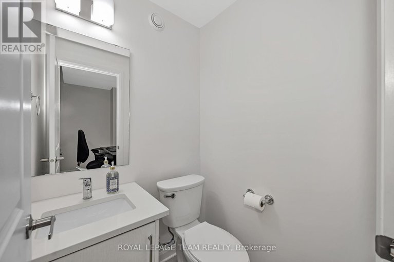 29671004/338-foliage-private/redwood-park/ottawa/ontario/K2H0C5_29