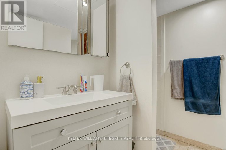 28364713/212-1025-grenon-avenue/fairfield-heights/ottawa/ontario/K2B8S5_27