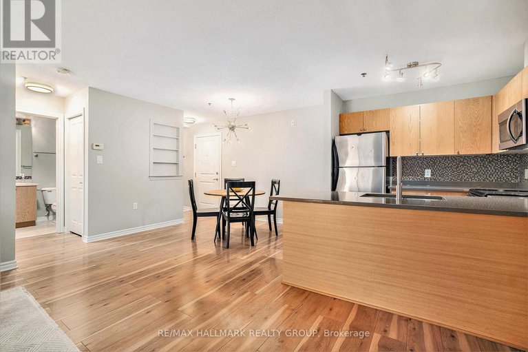 28427466/211-151-potts-private/notting-hillsummerside/ottawa/ontario/K4A0V7_10