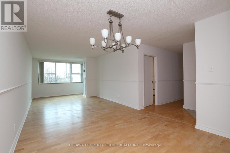 29126397/416-555-brittany-drive/viscount-alexander-park/ottawa/ontario/K1K4C5_5