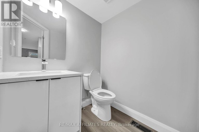 29042794/714-sanibel-private/westcliffe-estates/ottawa/ontario/K2H0A8_35