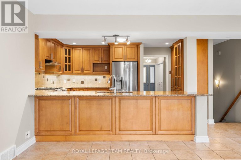 28386373/3-millbrook-crescent/city-viewskylinefisher-heightsparkwood-hills/ottawa/ontario/K2E5B6_11