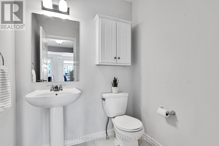 28302495/674-makwa-private/cfb-rockcliffe-and-area/ottawa/ontario/K1K5A3_13