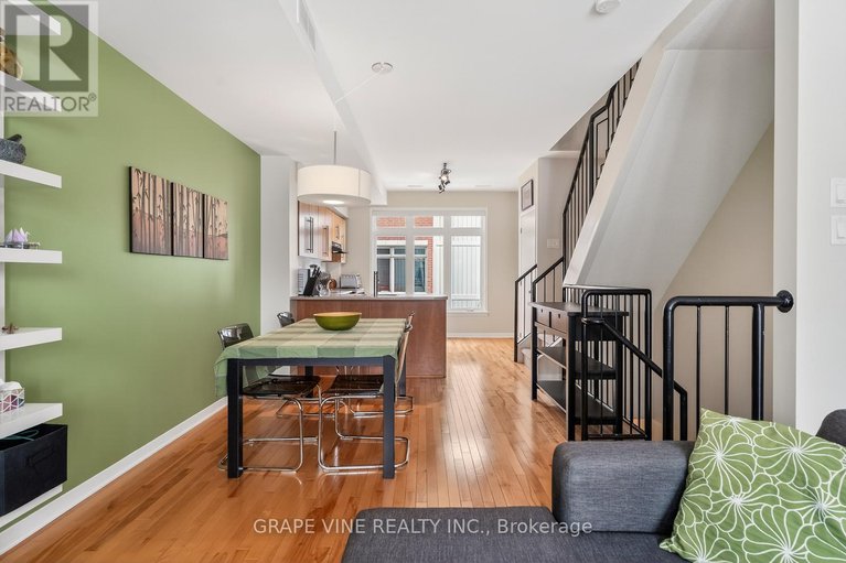 29428184/4-795-montreal-road/cfb-rockcliffe-and-area/ottawa/ontario/K1K0S9_12