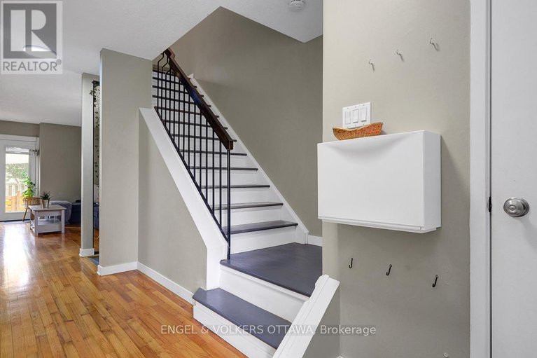 28587086/30-sovereign-avenue/craig-henrywoodvale/ottawa/ontario/K2G4W7_4