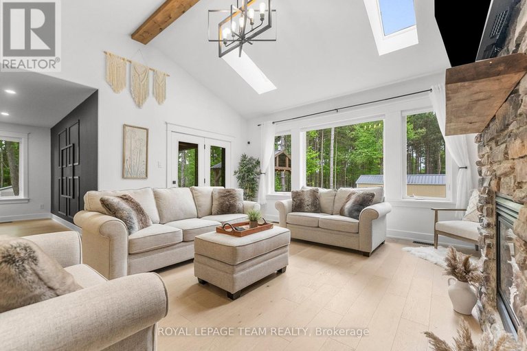 28475970/108-royal-troon-lane/dunrobin-shores/ottawa/ontario/K0A1T0_17
