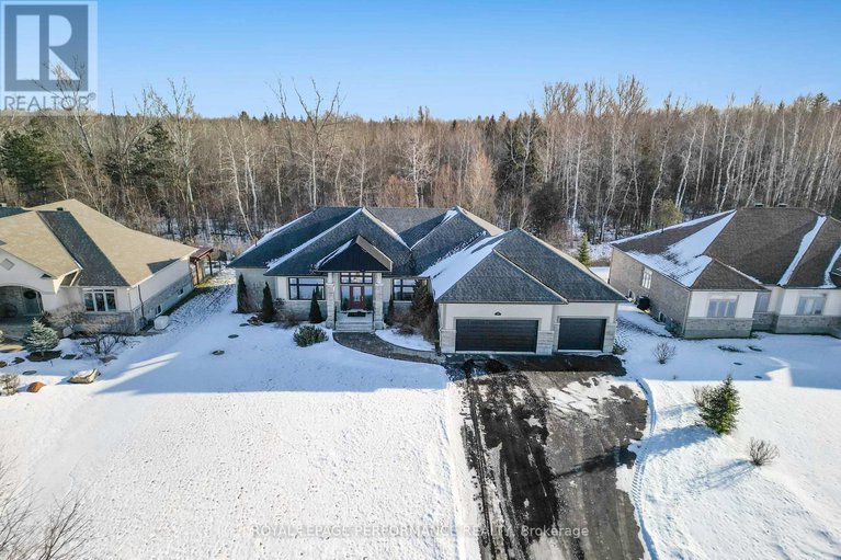 27902978/7412-blue-water-crescent/osgoode-twp-north-of-reg-rd-6/ottawa/ontario/K4P0C8_40