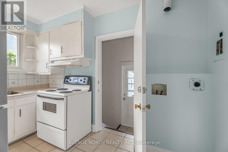 29409950/1210-erie-avenue/ridgemont/ottawa/ontario/K1V6G6_14
