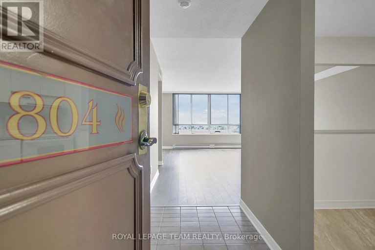 28815929/804-100-grant-carman-drive/borden-farmstewart-farmcarleton-heightsparkwood-hills/ottawa/ontario/K2E8B8_6