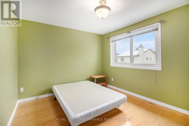 29117518/1642-prestwick-drive/queenswood-heights-south/ottawa/ontario/K1E2Y1_18