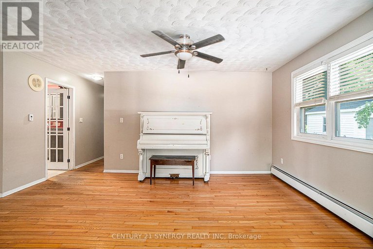 28468719/6-strathcona-street/smiths-falls/smiths-falls/ontario/K7A1V5_6