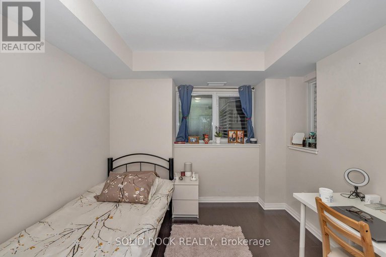 28668190/306-195-besserer-n/sandy-hill/ottawa/ontario/K1N0B6_16