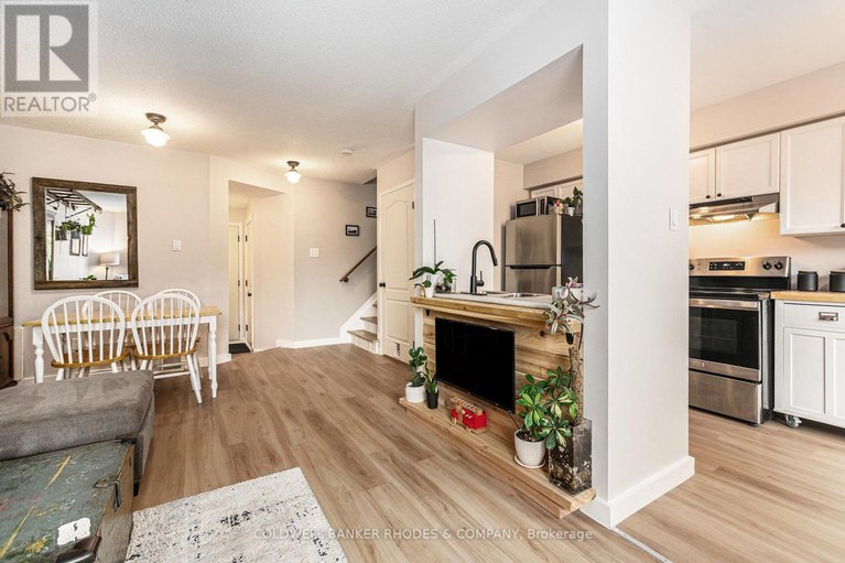 28359758/827-maley-street/kemptville/north-grenville/ontario/K0G1J0_4