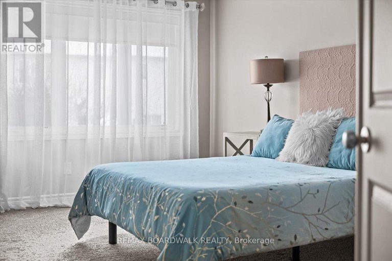 29434399/265-parkrose-private/chatelaine-village/ottawa/ontario/K4A0N8_40