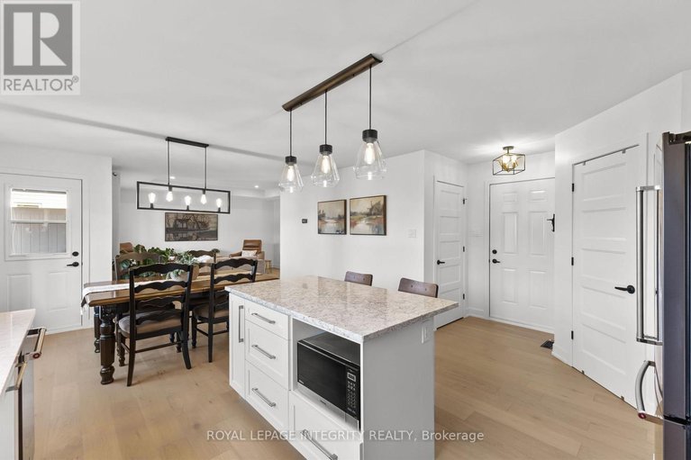 29651111/204-hybrid-street/embrun/russell/ontario/K0A1W0_11