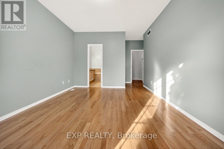 29224579/215-cairnsmore-circle/stonebridge/ottawa/ontario/K2J0G5_17