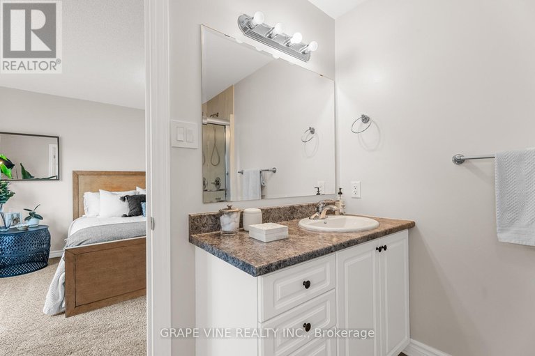 29235823/568-voie-du-pin-rouge-way/mer-bleuebradley-estatesanderson-park/ottawa/ontario/K1W0C4_21