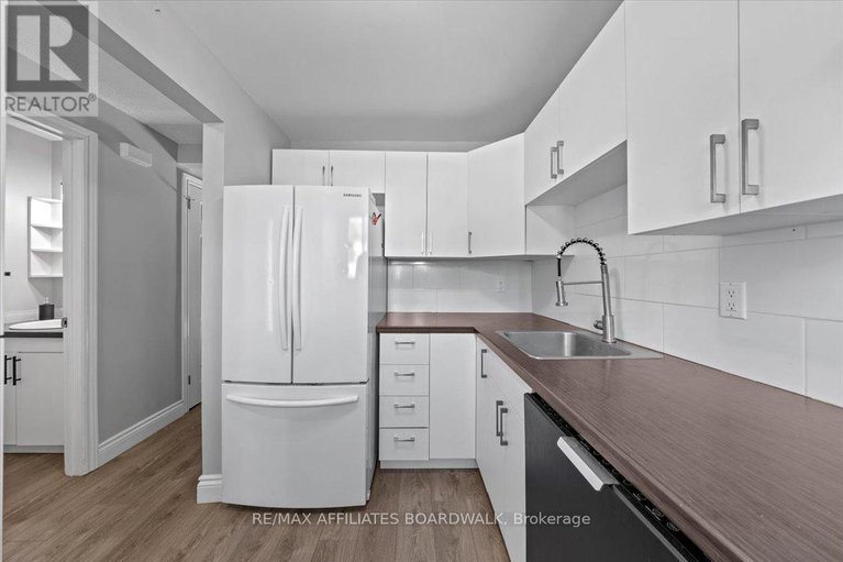 28857204/6482-bilberry-drive/convent-glen-north/ottawa/ontario/K1C4N8_3