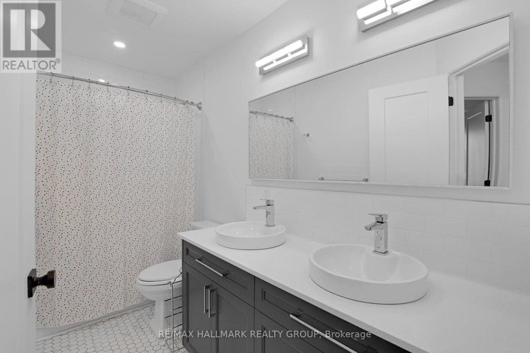28551598/460-bevan-avenue/westborohampton-park/ottawa/ontario/K1Z5S4_28