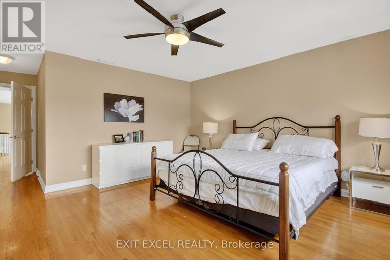 29577468/1093-b-normandy-cr-normandy-crescent/carleton-heights/ottawa/ontario/K2C0L9_28