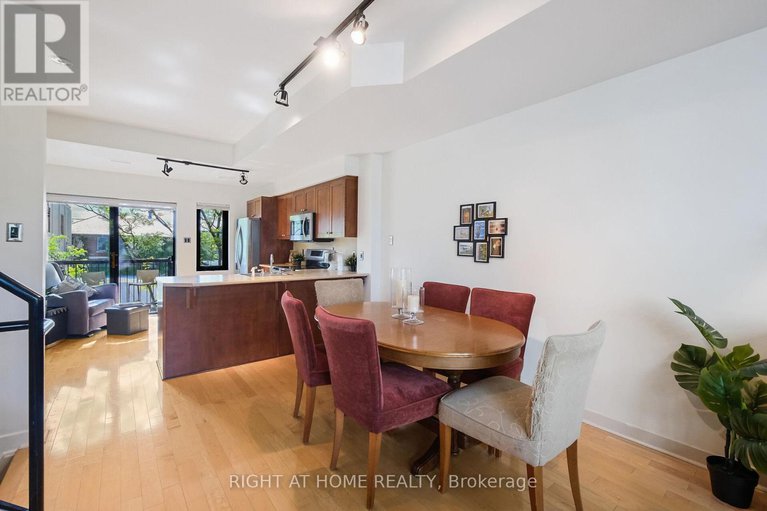 28407268/19-tuscan-private/west-centre-town/ottawa/ontario/K1R1C6_5