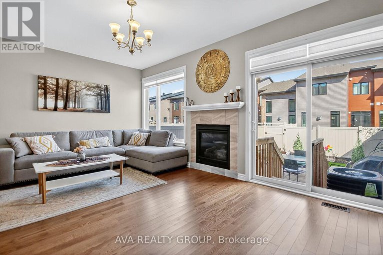 28866998/542-triangle-street/emerald-meadowstrailwest/ottawa/ontario/K2M0M5_6