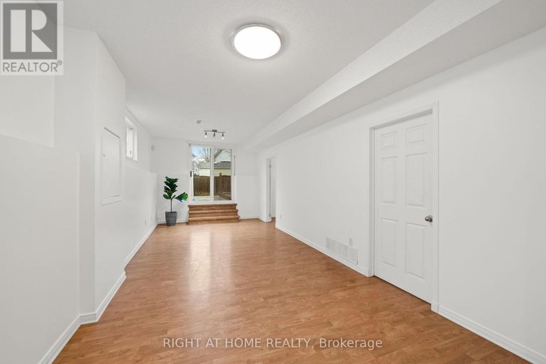 29607678/35-montana-way/longfields/ottawa/ontario/K2J4M2_29