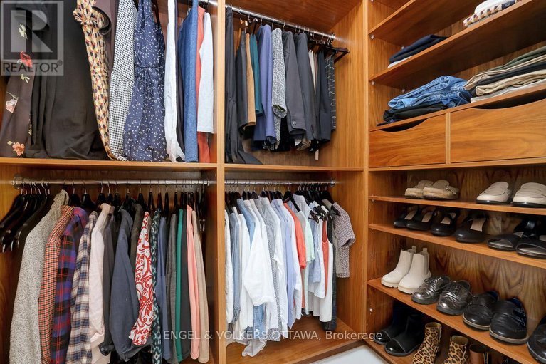 29673243/592-brierwood-avenue/mckellarhighland/ottawa/ontario/K2A2H8_34