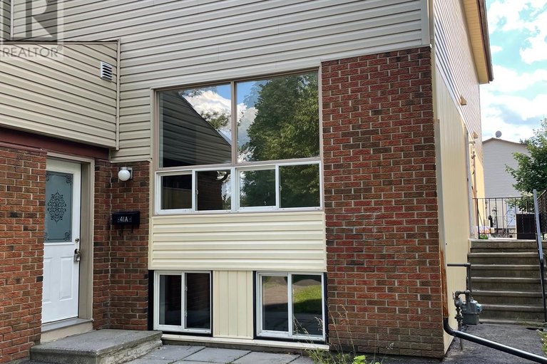 28605720/a-41-forester-crescent/westcliffe-estates/ottawa/ontario/K2H8Y3_1