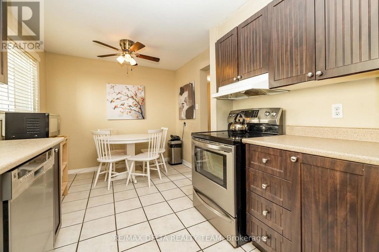 28889907/334-omer-lacasse-avenue/queenswood-heights-south/ottawa/ontario/K1E2X8_8