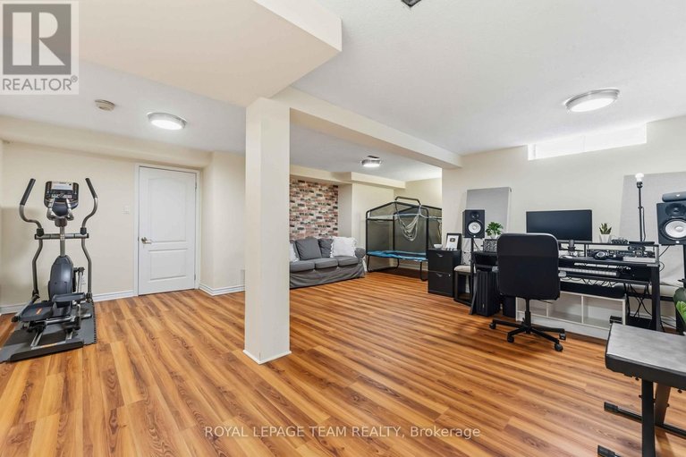 29670018/86-sai-crescent/hunt-club-park/ottawa/ontario/K1G5N9_32