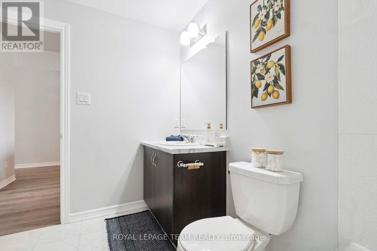 28540761/606-lapland-private/emerald-meadowstrailwest/ottawa/ontario/K2V0S2_33