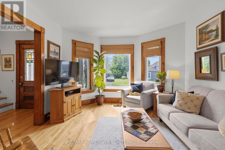 28592172/138-henry-street-e/prescott/prescott/ontario/K0E1T0_6
