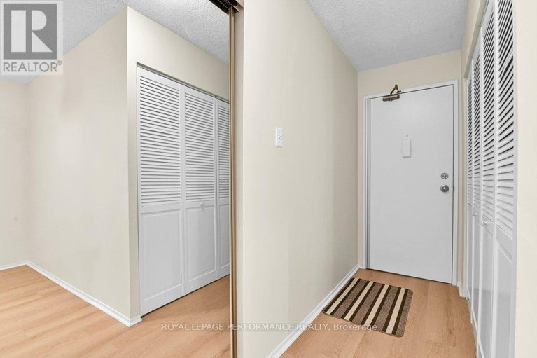 29620052/205-158-mcarthur-avenue/vanier/ottawa/ontario/K1L8E7_9